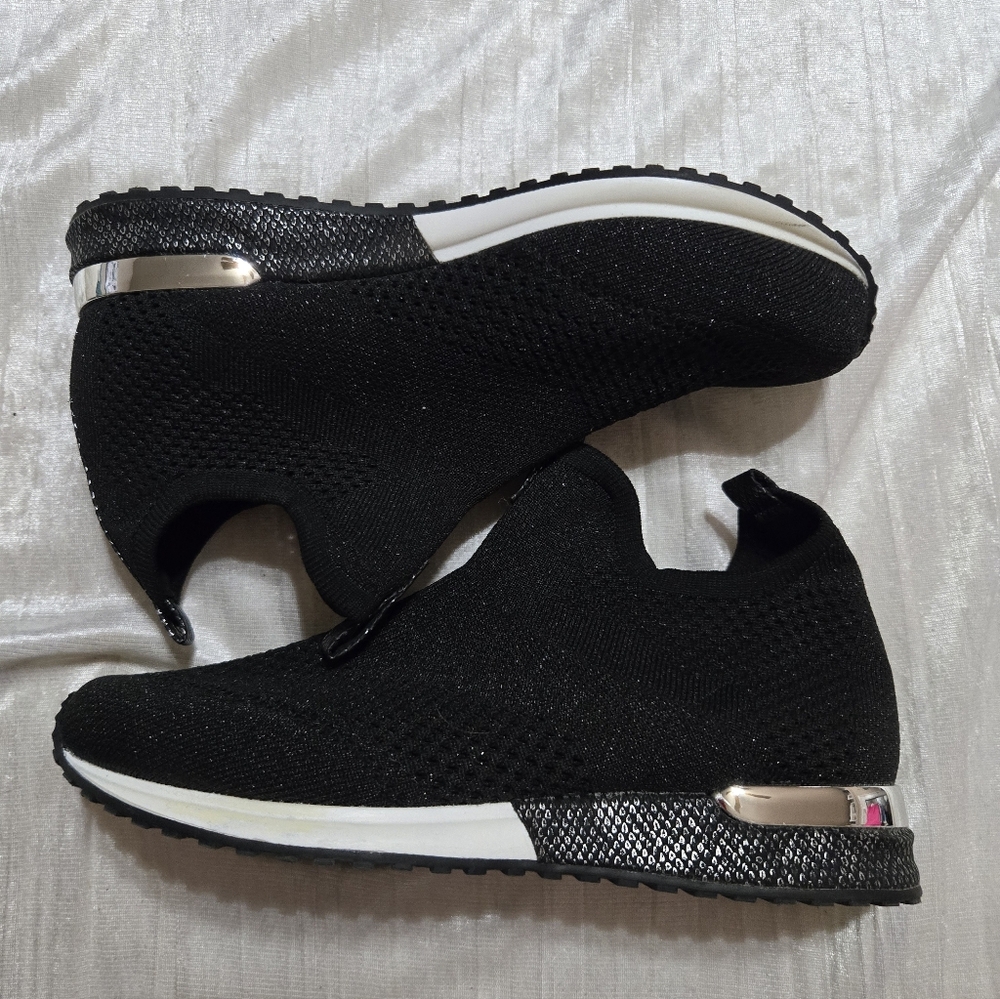 Black Knit Slip-On Sneakers By Urban Sport Size 8 EUC - Picture 8 of 8